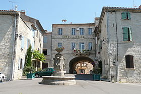 Hôtel de ville de Barjac (Gard)